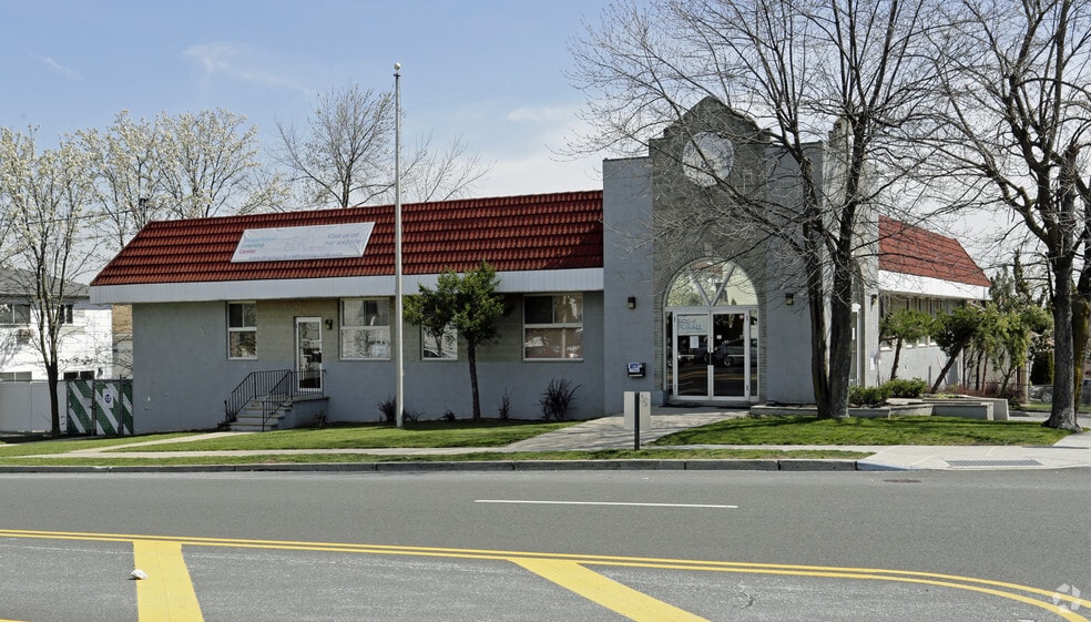 More Photos Of 80 Woodrow Rd, Staten Island Daycare Center For Lease