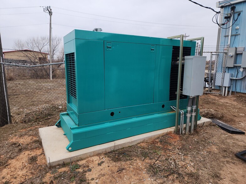 More Photos Of 3600 Valley Park Dr, El Reno Light Distribution For Lease