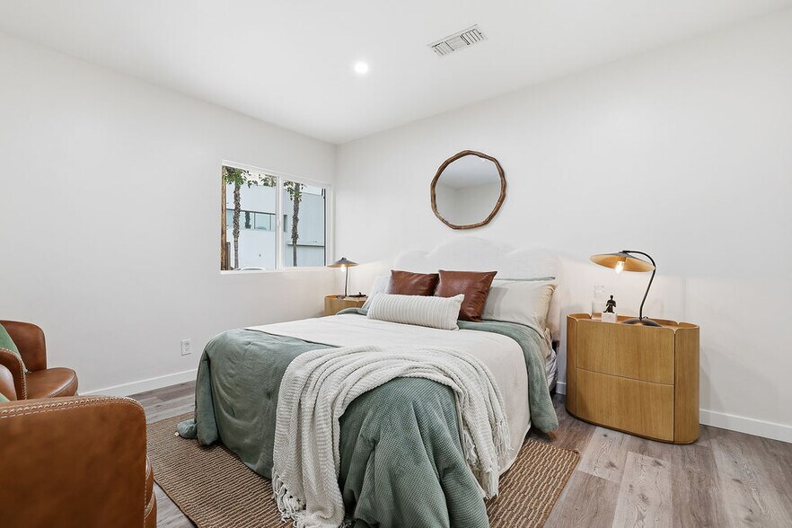 More Photos Of 10718 Valley Spring Ln, North Hollywood Multifamily For Sale