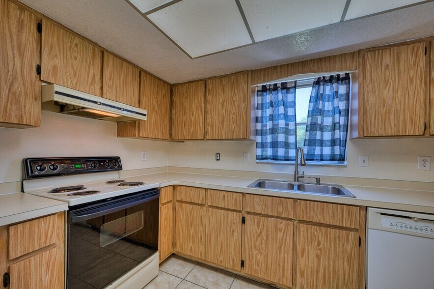 More Photos Of 25038 Harborview Rd, Port Charlotte Apartments For Sale