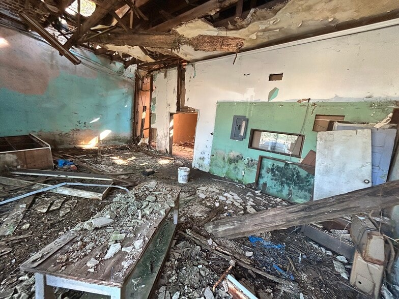 More Photos Of 710 Scenic Hwy, Baton Rouge Light Distribution For Sale