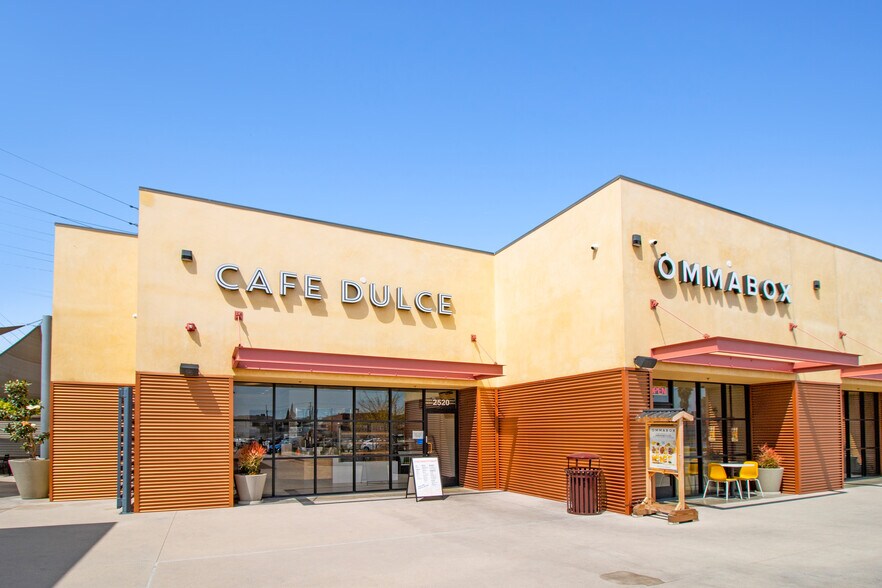 More Photos Of 2500-2520 S Alameda St, Vernon Freestanding For Sale