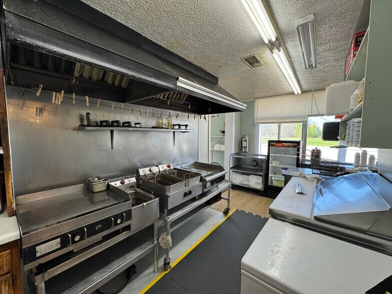 More Photos Of 4152 Hwy 76, Russell Springs Restaurant For Sale
