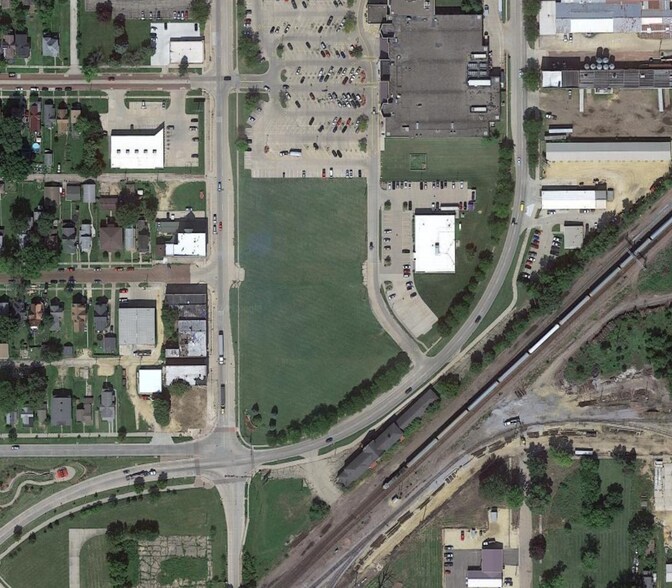 More Photos Of 1010 4th St, Clinton Land For Sale