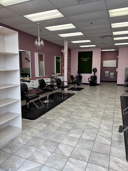 More Photos Of NWQ 95th St & 7 Western Ave, Evergreen Park Unknown For Lease