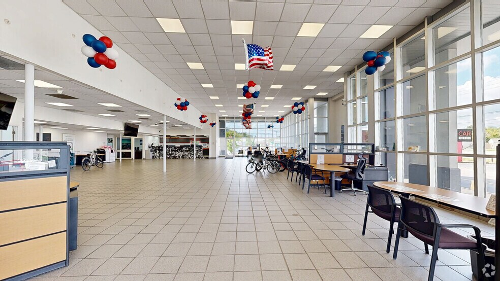 More Photos Of 538 Route 38 E, Maple Shade Township Auto Dealership For Lease