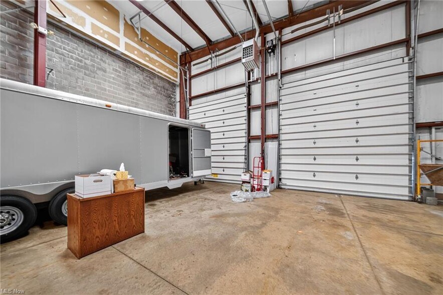 More Photos Of 3045 W Prospect Rd, Ashtabula Flex For Sale