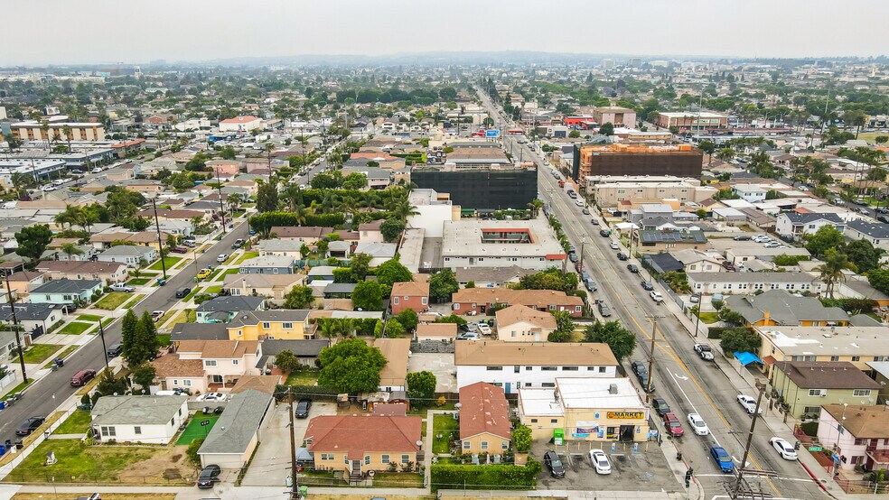 More Photos Of 4813 W 104th St, Inglewood Storefront Retail Residential For Sale
