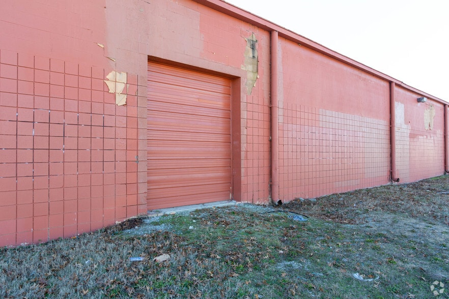 More Photos Of 6013 Preston Hwy, Louisville Freestanding For Sale