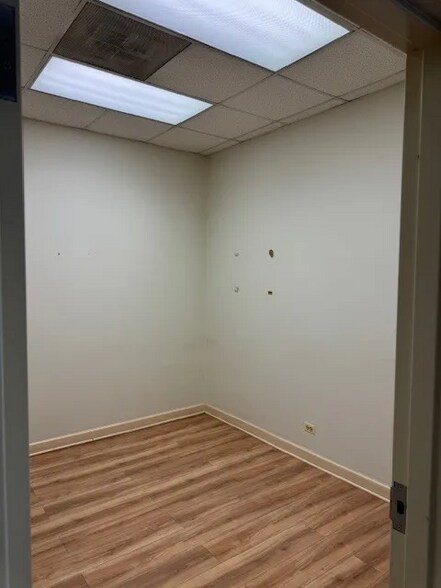 More Photos Of 2306-2310 W Touhy Ave, Chicago Apartments For Lease