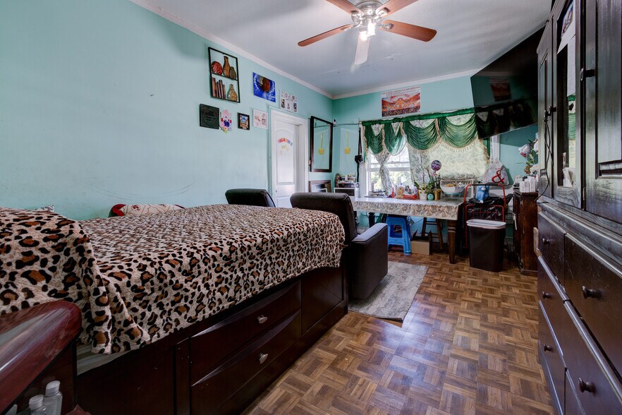 More Photos Of 2709 W Pico Blvd, Los Angeles Apartments For Sale