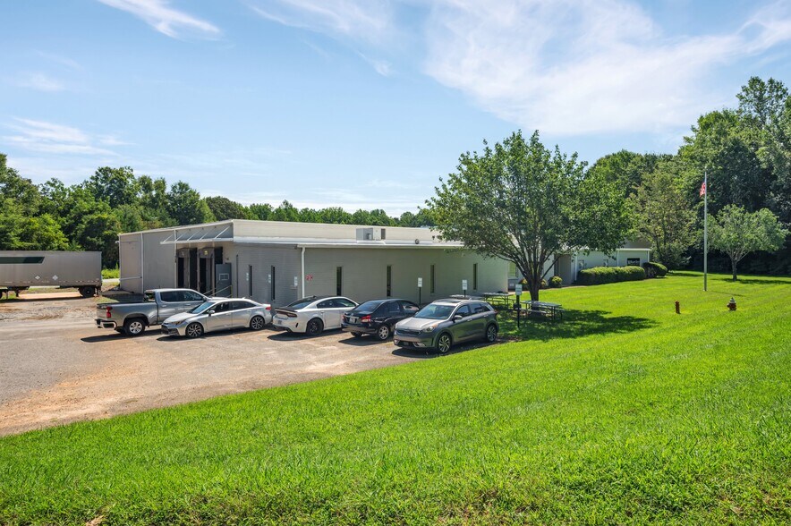 More Photos Of 254 Tot Dellinger Rd, Cherryville Industrial For Sale
