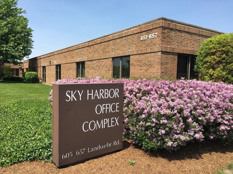 Primary Photo Of 605-657 Landwehr Rd, Northbrook Office For Lease