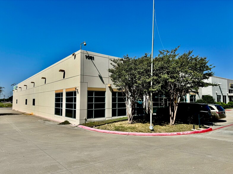 Primary Photo Of 1081 Ohio Dr, Plano Light Distribution For Lease
