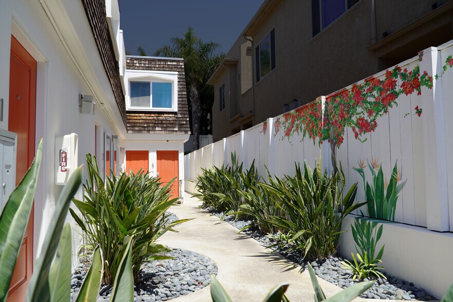 More Photos Of 4073 Gresham St, San Diego Apartments For Sale