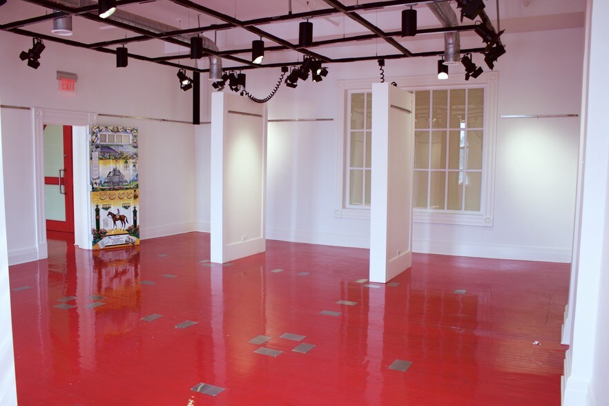 More Photos Of 380 S Mill St, Lexington Office For Lease