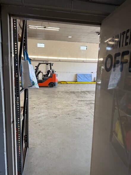 More Photos Of 4881 Pittsburgh Rd, Harrisville Light Distribution For Sale