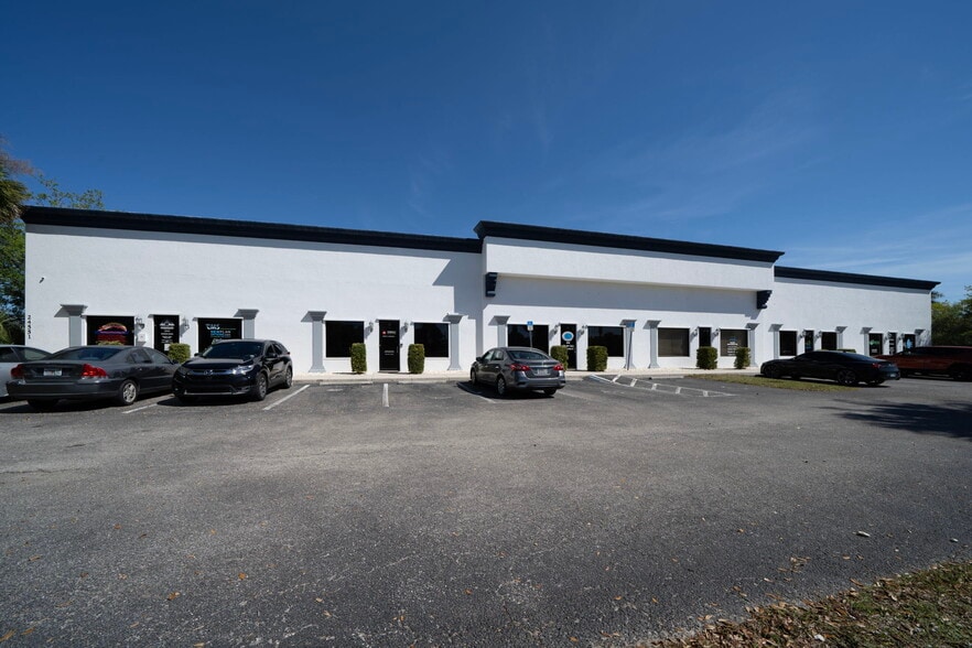 More Photos Of 24551 Production Cir, Bonita Springs Showroom For Lease