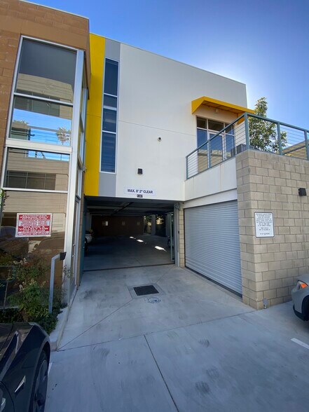More Photos Of 1347 19th St, Santa Monica Loft Creative Space For Lease