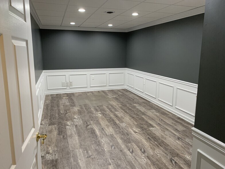 More Photos Of 235 South St, Mcsherrystown Freestanding For Sale