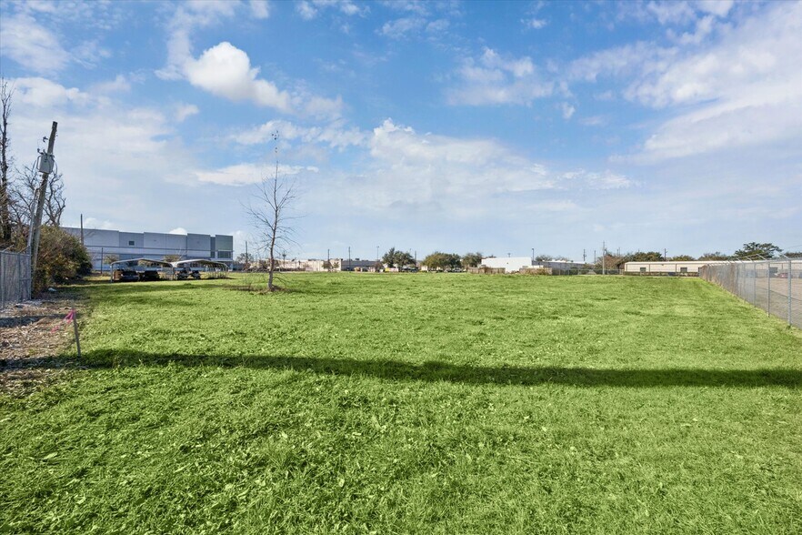 More Photos Of 4205 Pasadena Blvd, Pasadena Land For Sale