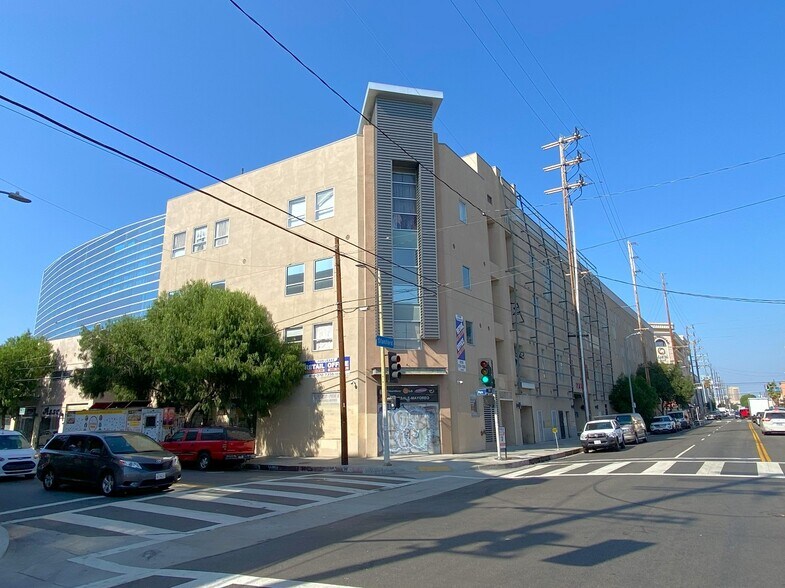 More Photos Of 800 E 12th St, Los Angeles Office For Sale
