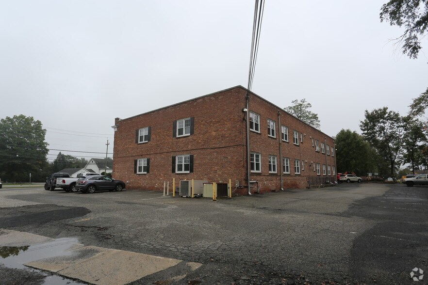 More Photos Of 1341 Hamburg Tpke, Wayne Office For Lease