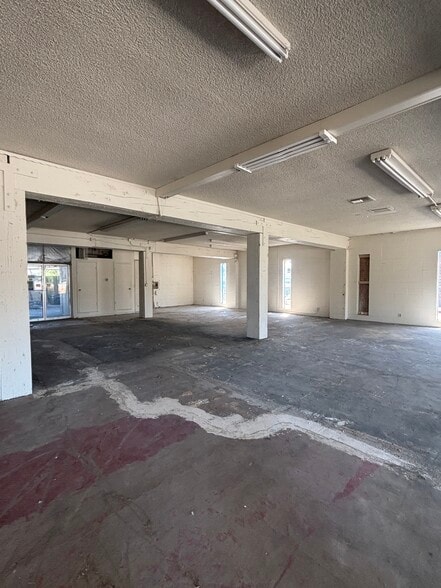 More Photos Of 6891-6893 Village Pky, Dublin Freestanding For Lease
