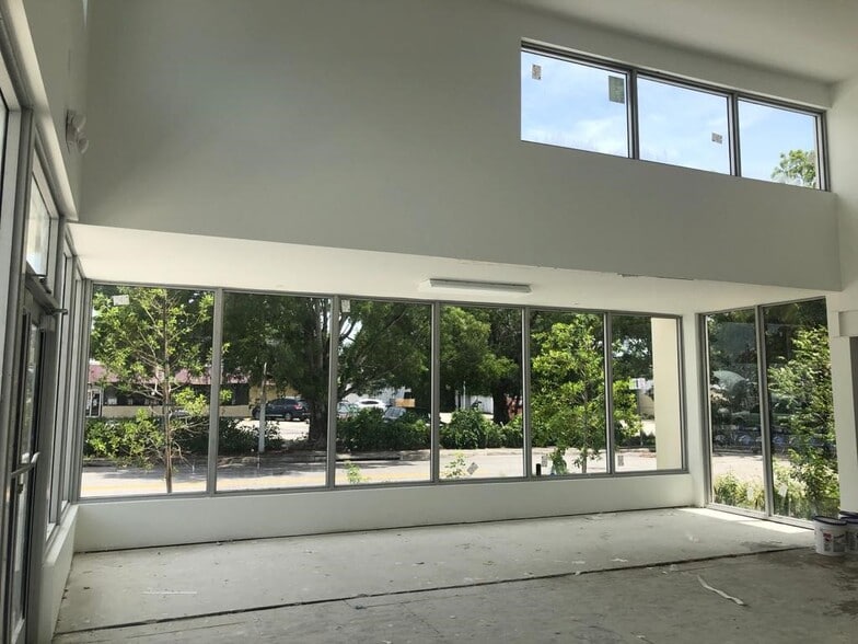 More Photos Of 7111 Biscayne Blvd, Miami Freestanding For Sale