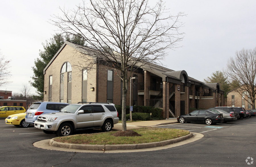 Primary Photo Of 4613 Pinecrest Office Park Dr, Alexandria Office For Lease