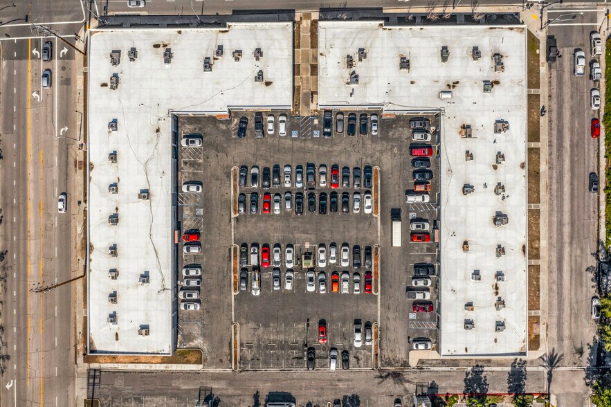 More Photos Of 165 W Hospitality Ln, San Bernardino Flex For Lease