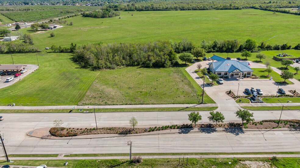 More Photos Of Eagle Dr, Mont Belvieu Land For Sale