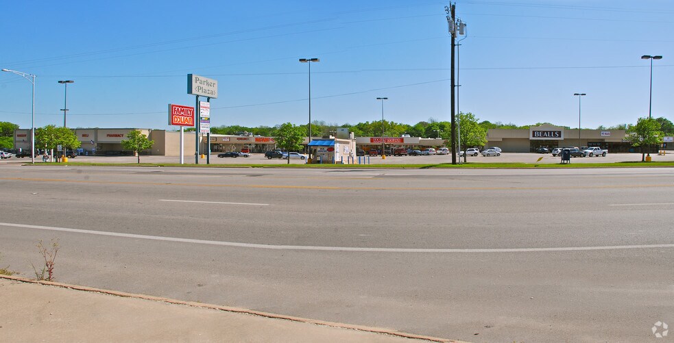 More Photos Of 601-701 Palo Pinto St, Weatherford Unknown For Lease