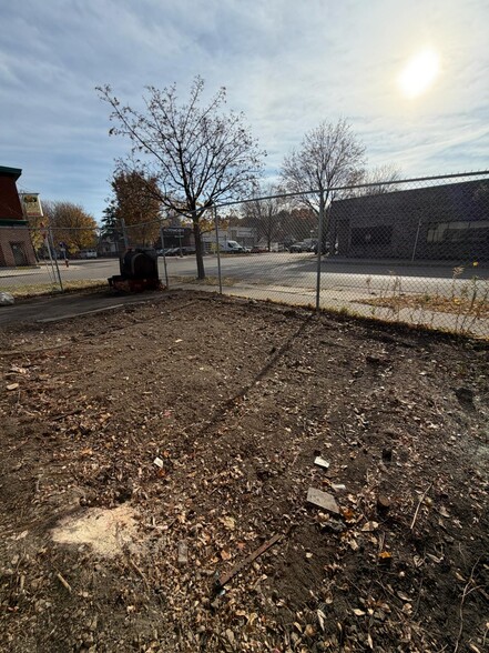 More Photos Of 923 Randolph Ave, Saint Paul Auto Repair For Sale