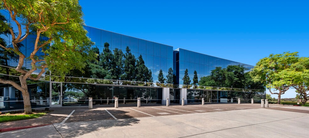 More Photos Of 5810 Van Allen Way, Carlsbad Flex For Sale