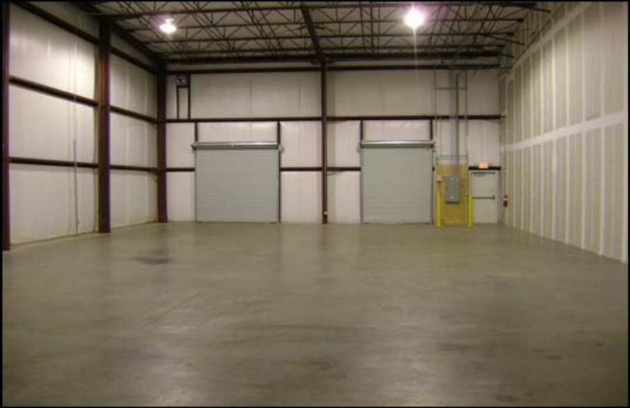 More Photos Of 3766 Peachtree Crest Dr, Duluth Warehouse For Lease