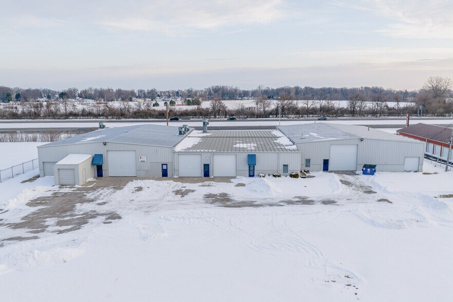 Primary Photo Of 1805-1811 Sawmill Pky, Huron Warehouse For Sale