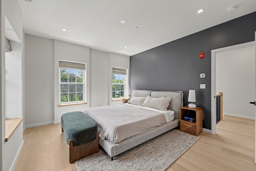 More Photos Of 63 Church St, Greenwich Apartments For Sale