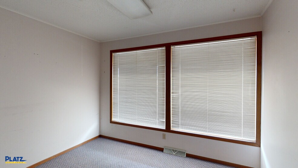 More Photos Of 7303 West Blvd, Youngstown Office For Sale