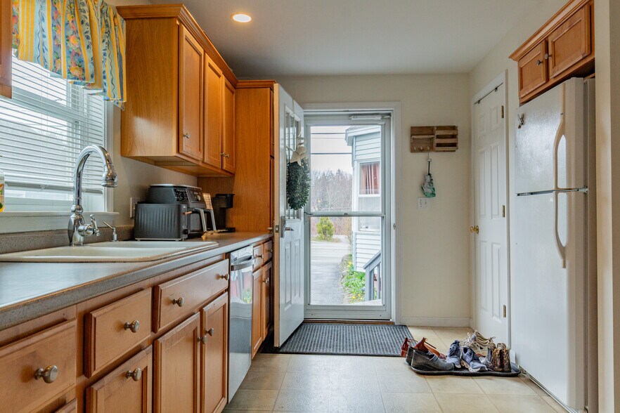 More Photos Of 1530 Congress St, Portland Multifamily For Sale