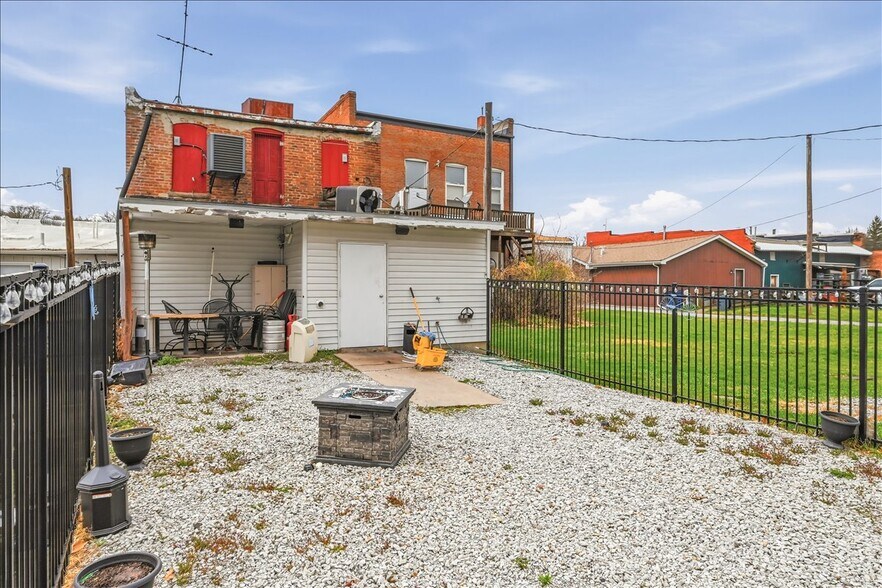 More Photos Of 405 Main St, Silver City Restaurant For Sale