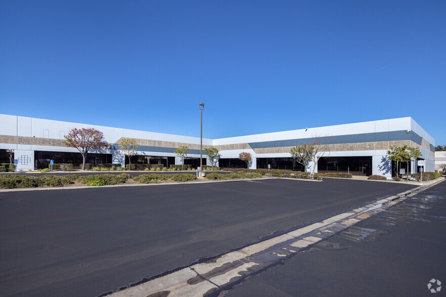 More Photos Of 2727 Skyway Dr, Santa Maria Warehouse For Lease