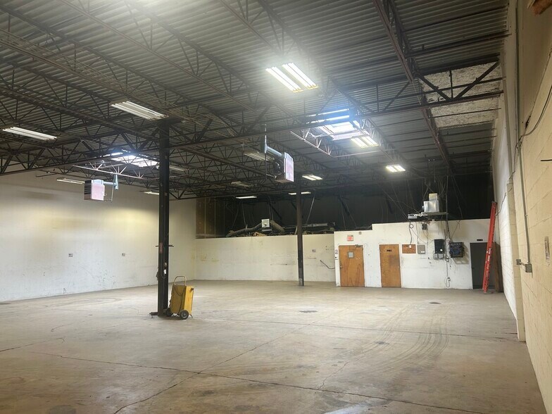 More Photos Of 3101-3117 Hubbard Rd, Landover Warehouse For Sale