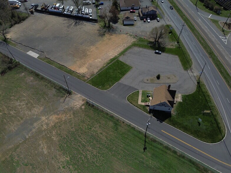 More Photos Of 8 Quarry Ln, North Brunswick Land For Lease