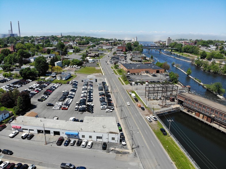 More Photos Of 420 W 1st St, Oswego Auto Dealership For Sale