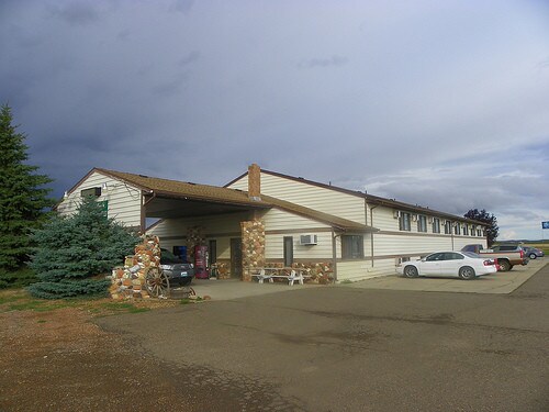 More Photos Of 427 2nd Avenue NW, Wibaux Hotel For Sale