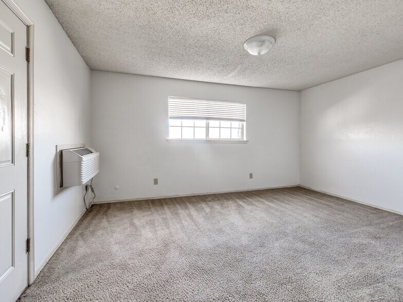 More Photos Of 6401 NW Oak Ave, Lawton Apartments For Sale
