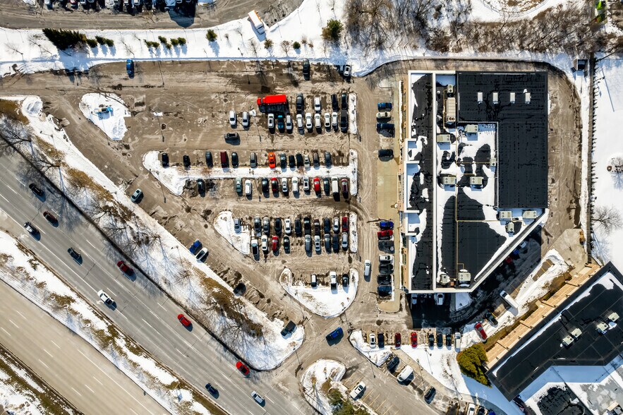 More Photos Of 2050 S Telegraph Rd, Bloomfield Hills Freestanding For Lease