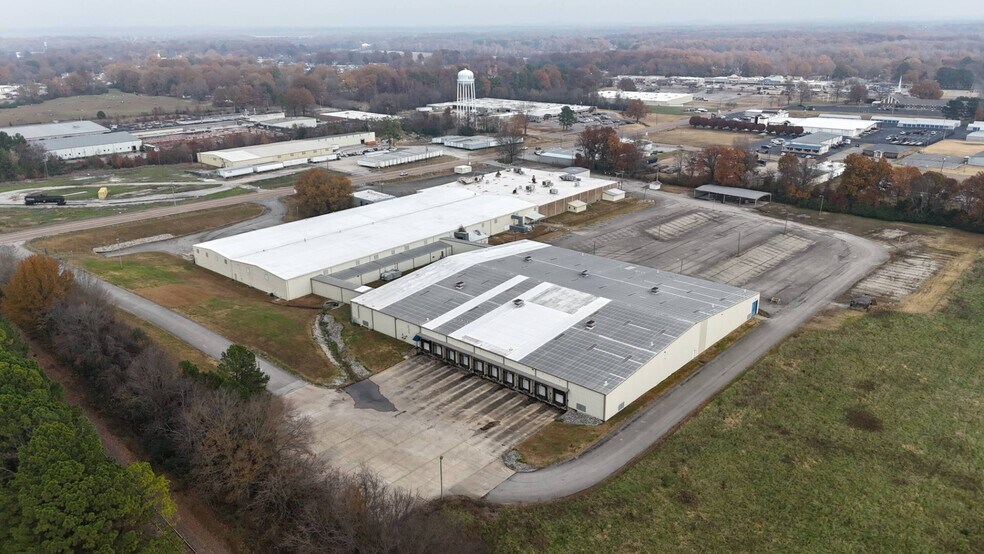 Primary Photo Of 3000 Kefauver Dr, Milan Manufacturing For Sale