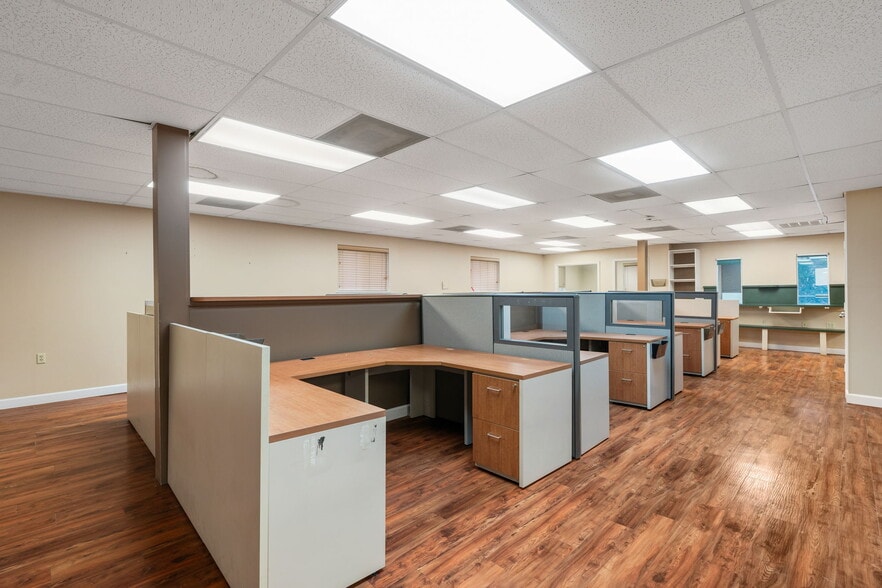 More Photos Of 2200 Sciaaca Rd, Spring Office For Sale